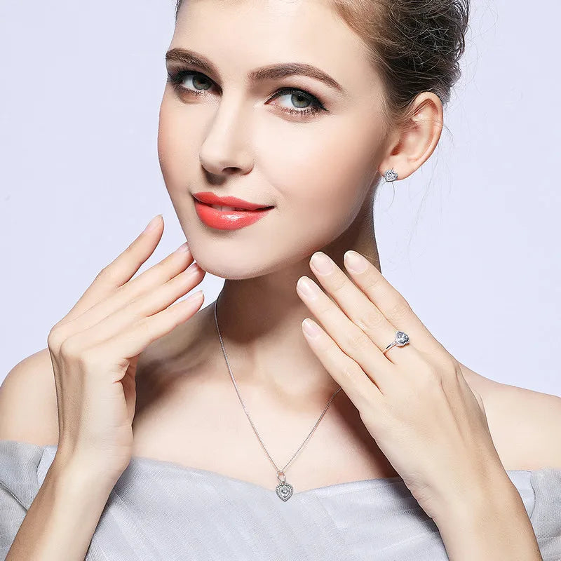 BAMOER 925 Sterling Silver Love Heart Shape Stud Earrings for Women Clear Cubic Zirconia Fashion Anniversary Jewelry PAS405
